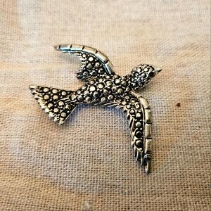 Vintage Silver Textured Bird Brooch | Size OS